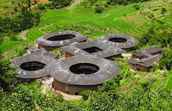 d3bb3a5a83c1f23f43e33bf9ea32881d_1948651575576026483_thumbnail.jpg 妙百科-田螺坑土樓